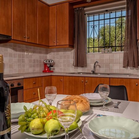 Ruvelis Villa Fiolitis Экстерьер фото
